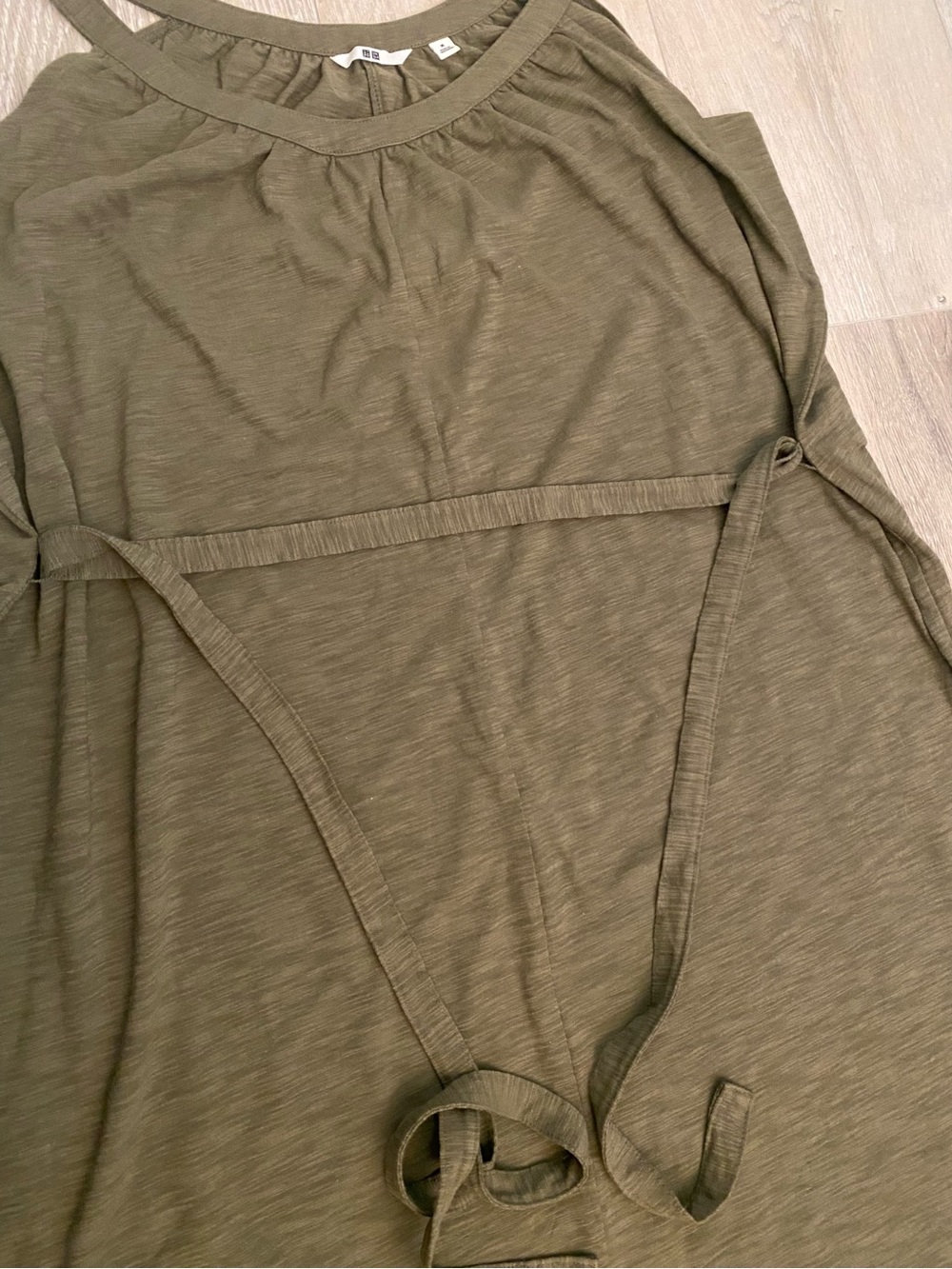 Uniqlo Olive Sleeveless Midi Dress with Waist Tie - Picture 4 of 7